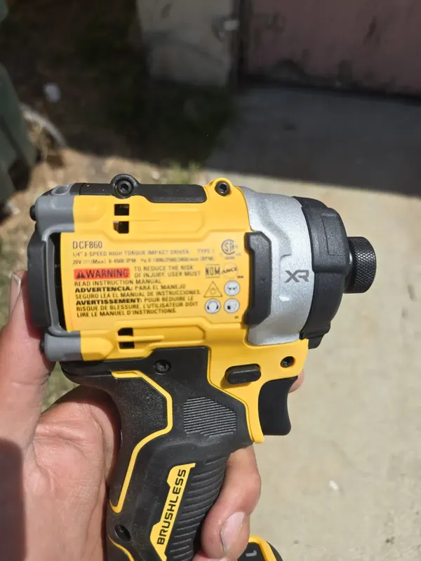 20V MAX XR 1/4 in 3-speed impact driver